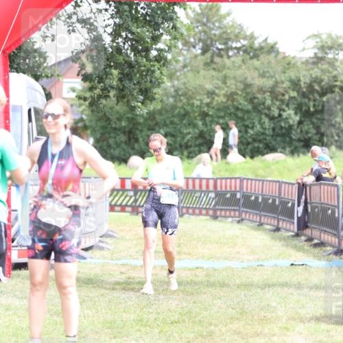 21.06.2026 - 29. Vierlanden-Triathlon Andreas Tolksdorf http://msf.ph/oto/9893324 21.06.2026 14:04:17 Ziel 874, 874 meine-sportfotos.de
