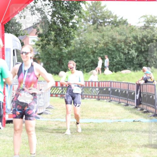 21.06.2026 - 29. Vierlanden-Triathlon Andreas Tolksdorf http://msf.ph/oto/9893325 21.06.2026 14:04:18 Ziel 874, 874 meine-sportfotos.de