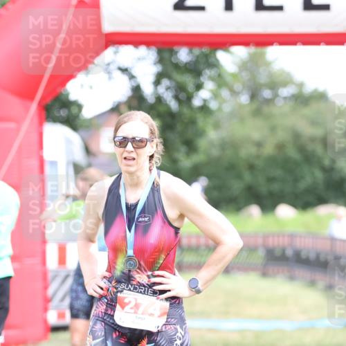 21.06.2026 - 29. Vierlanden-Triathlon Andreas Tolksdorf http://msf.ph/oto/9893327 21.06.2026 14:04:24 Ziel  meine-sportfotos.de