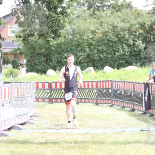 21.06.2026 - 29. Vierlanden-Triathlon Andreas Tolksdorf http://msf.ph/oto/9893334 21.06.2026 14:04:48 Ziel 1089, 1089 meine-sportfotos.de