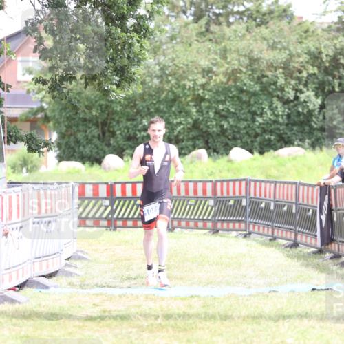 21.06.2026 - 29. Vierlanden-Triathlon Andreas Tolksdorf http://msf.ph/oto/9893335 21.06.2026 14:04:48 Ziel 1089, 1089 meine-sportfotos.de