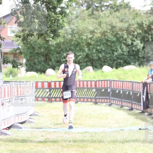 21.06.2026 - 29. Vierlanden-Triathlon Andreas Tolksdorf http://msf.ph/oto/9893336 21.06.2026 14:04:48 Ziel 1089, 1089 meine-sportfotos.de