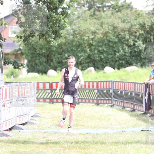 21.06.2026 - 29. Vierlanden-Triathlon Andreas Tolksdorf http://msf.ph/oto/9893338 21.06.2026 14:04:48 Ziel 1089, 1089 meine-sportfotos.de