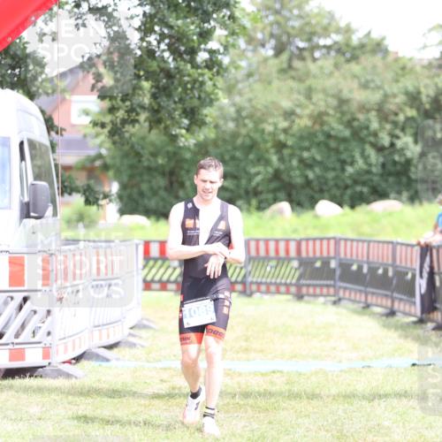 21.06.2026 - 29. Vierlanden-Triathlon Andreas Tolksdorf http://msf.ph/oto/9893343 21.06.2026 14:04:50 Ziel 1089, 1089 meine-sportfotos.de