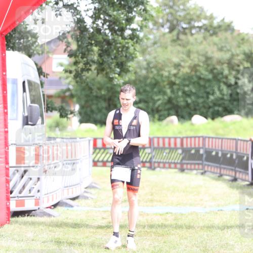 21.06.2026 - 29. Vierlanden-Triathlon Andreas Tolksdorf http://msf.ph/oto/9893346 21.06.2026 14:04:50 Ziel 1089, 1089 meine-sportfotos.de