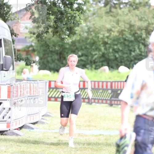 21.06.2026 - 29. Vierlanden-Triathlon Andreas Tolksdorf http://msf.ph/oto/9893348 21.06.2026 14:05:12 Ziel 834, 1030, 834, 1030 meine-sportfotos.de