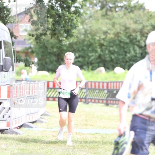21.06.2026 - 29. Vierlanden-Triathlon Andreas Tolksdorf http://msf.ph/oto/9893349 21.06.2026 14:05:12 Ziel 834, 1030, 834, 1030 meine-sportfotos.de