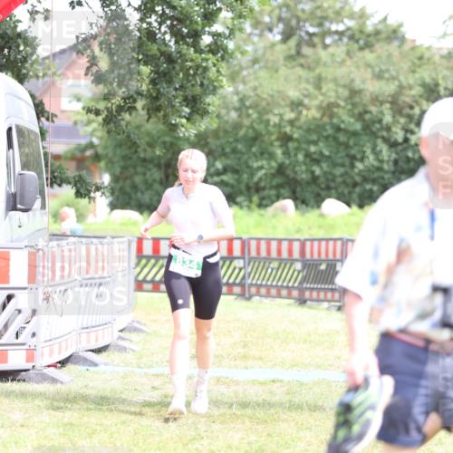 21.06.2026 - 29. Vierlanden-Triathlon Andreas Tolksdorf http://msf.ph/oto/9893351 21.06.2026 14:05:12 Ziel 834, 1030, 834, 1030 meine-sportfotos.de