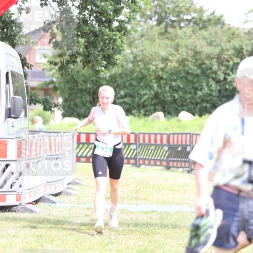 21.06.2026 - 29. Vierlanden-Triathlon Andreas Tolksdorf http://msf.ph/oto/9893352 21.06.2026 14:05:12 Ziel 834, 1030, 834, 1030 meine-sportfotos.de