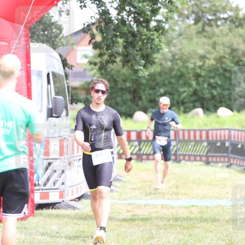 21.06.2026 - 29. Vierlanden-Triathlon Andreas Tolksdorf http://msf.ph/oto/9893356 21.06.2026 14:05:24 Ziel 138, 1030, 138, 1030 meine-sportfotos.de