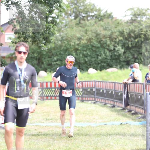 21.06.2026 - 29. Vierlanden-Triathlon Andreas Tolksdorf http://msf.ph/oto/9893364 21.06.2026 14:05:26 Ziel 138, 1030, 138, 1030 meine-sportfotos.de