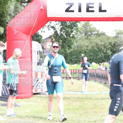 21.06.2026 - 29. Vierlanden-Triathlon Andreas Tolksdorf http://msf.ph/oto/9893377 21.06.2026 14:05:43 Ziel 866, 1038, 866, 1038 meine-sportfotos.de