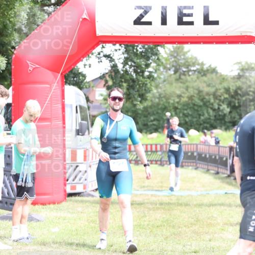 21.06.2026 - 29. Vierlanden-Triathlon Andreas Tolksdorf http://msf.ph/oto/9893378 21.06.2026 14:05:43 Ziel 866, 1038, 866, 1038 meine-sportfotos.de