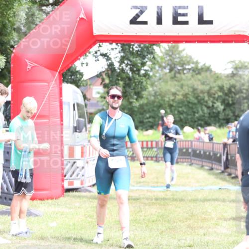 21.06.2026 - 29. Vierlanden-Triathlon Andreas Tolksdorf http://msf.ph/oto/9893379 21.06.2026 14:05:43 Ziel 866, 1038, 866, 1038 meine-sportfotos.de