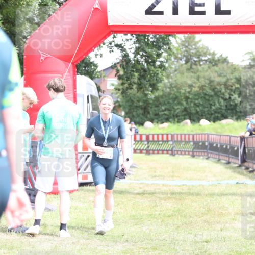 21.06.2026 - 29. Vierlanden-Triathlon Andreas Tolksdorf http://msf.ph/oto/9893384 21.06.2026 14:05:50 Ziel  meine-sportfotos.de