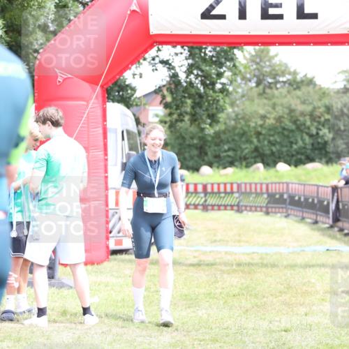 21.06.2026 - 29. Vierlanden-Triathlon Andreas Tolksdorf http://msf.ph/oto/9893391 21.06.2026 14:05:50 Ziel  meine-sportfotos.de