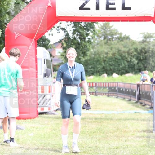 21.06.2026 - 29. Vierlanden-Triathlon Andreas Tolksdorf http://msf.ph/oto/9893392 21.06.2026 14:05:51 Ziel  meine-sportfotos.de
