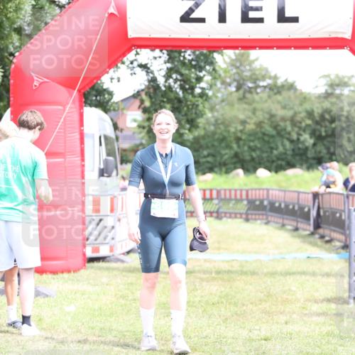21.06.2026 - 29. Vierlanden-Triathlon Andreas Tolksdorf http://msf.ph/oto/9893393 21.06.2026 14:05:51 Ziel  meine-sportfotos.de