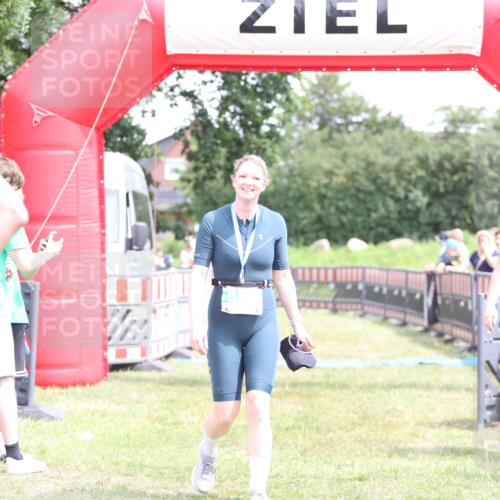 21.06.2026 - 29. Vierlanden-Triathlon Andreas Tolksdorf http://msf.ph/oto/9893400 21.06.2026 14:05:52 Ziel  meine-sportfotos.de