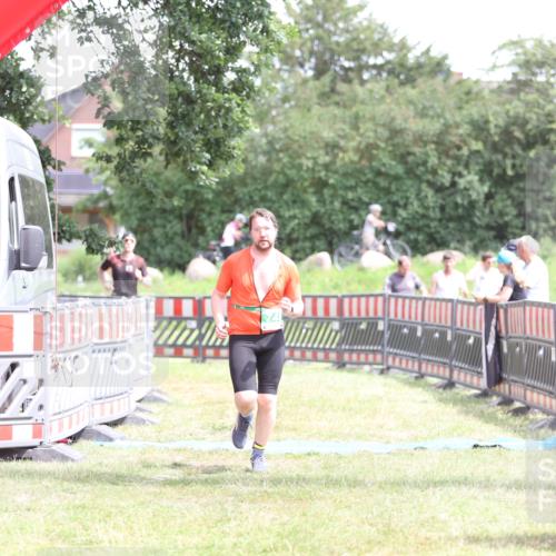 21.06.2026 - 29. Vierlanden-Triathlon Andreas Tolksdorf http://msf.ph/oto/9893401 21.06.2026 14:06:34 Ziel 748, 1073, 748, 1073 meine-sportfotos.de