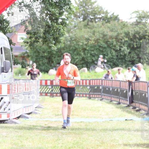 21.06.2026 - 29. Vierlanden-Triathlon Andreas Tolksdorf http://msf.ph/oto/9893403 21.06.2026 14:06:34 Ziel 748, 1073, 748, 1073 meine-sportfotos.de