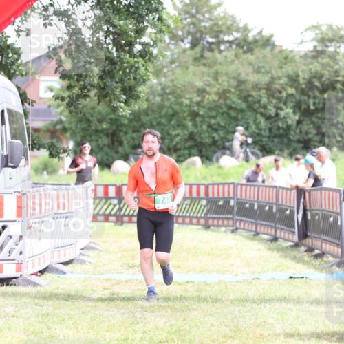 21.06.2026 - 29. Vierlanden-Triathlon Andreas Tolksdorf http://msf.ph/oto/9893406 21.06.2026 14:06:34 Ziel 748, 1073, 748, 1073 meine-sportfotos.de