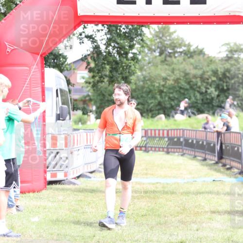 21.06.2026 - 29. Vierlanden-Triathlon Andreas Tolksdorf http://msf.ph/oto/9893407 21.06.2026 14:06:36 Ziel 748, 1073, 748, 1073 meine-sportfotos.de