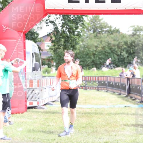 21.06.2026 - 29. Vierlanden-Triathlon Andreas Tolksdorf http://msf.ph/oto/9893409 21.06.2026 14:06:36 Ziel 748, 1073, 748, 1073 meine-sportfotos.de