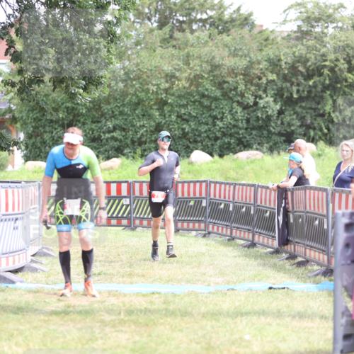 21.06.2026 - 29. Vierlanden-Triathlon Andreas Tolksdorf http://msf.ph/oto/9893422 21.06.2026 14:06:52 Ziel 71, 180, 1057, 71, 180, 1057 meine-sportfotos.de