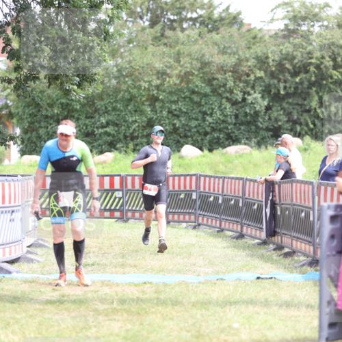 21.06.2026 - 29. Vierlanden-Triathlon Andreas Tolksdorf http://msf.ph/oto/9893423 21.06.2026 14:06:53 Ziel 71, 180, 1057, 71, 180, 1057 meine-sportfotos.de