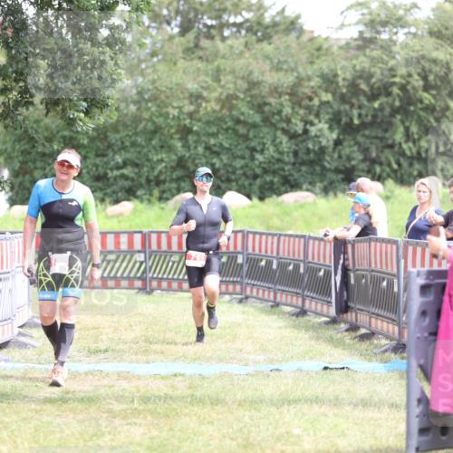 21.06.2026 - 29. Vierlanden-Triathlon Andreas Tolksdorf http://msf.ph/oto/9893430 21.06.2026 14:06:53 Ziel 71, 180, 1057, 71, 180, 1057 meine-sportfotos.de