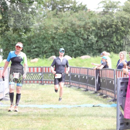 21.06.2026 - 29. Vierlanden-Triathlon Andreas Tolksdorf http://msf.ph/oto/9893433 21.06.2026 14:06:53 Ziel 71, 180, 1057, 71, 180, 1057 meine-sportfotos.de