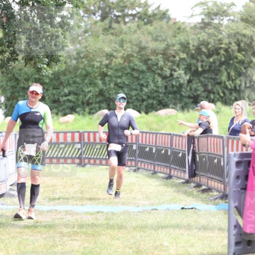 21.06.2026 - 29. Vierlanden-Triathlon Andreas Tolksdorf http://msf.ph/oto/9893434 21.06.2026 14:06:53 Ziel 71, 180, 1057, 71, 180, 1057 meine-sportfotos.de