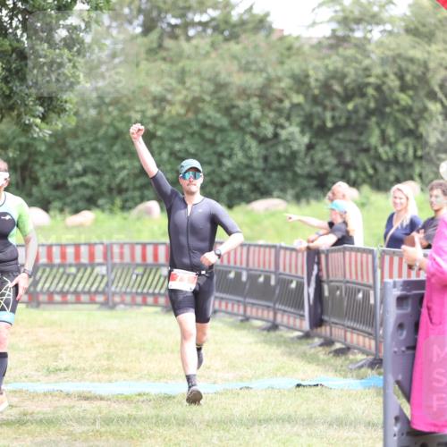 21.06.2026 - 29. Vierlanden-Triathlon Andreas Tolksdorf http://msf.ph/oto/9893438 21.06.2026 14:06:54 Ziel 71, 180, 1057, 71, 180, 1057 meine-sportfotos.de