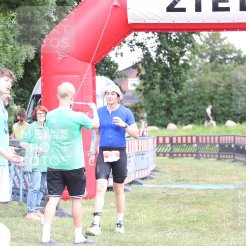 21.06.2026 - 29. Vierlanden-Triathlon Andreas Tolksdorf http://msf.ph/oto/9893459 21.06.2026 14:09:05 Ziel 22, 1126, 22, 1126 meine-sportfotos.de