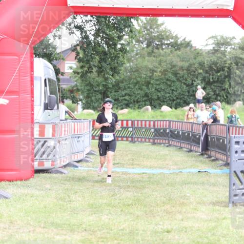 21.06.2026 - 29. Vierlanden-Triathlon Andreas Tolksdorf http://msf.ph/oto/9893464 21.06.2026 14:09:15 Ziel 243, 1126, 243, 1126 meine-sportfotos.de