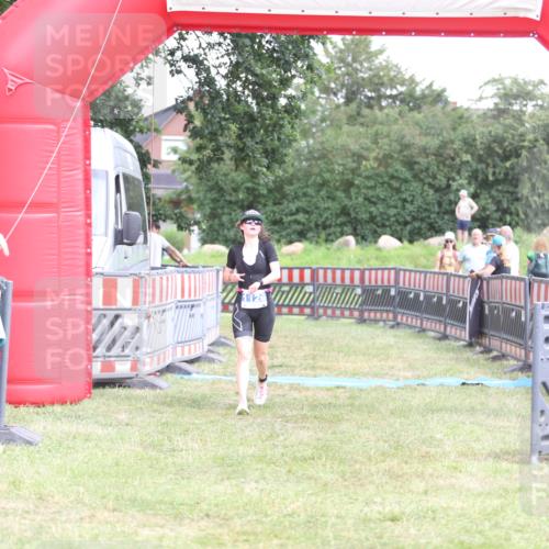 21.06.2026 - 29. Vierlanden-Triathlon Andreas Tolksdorf http://msf.ph/oto/9893468 21.06.2026 14:09:15 Ziel 243, 1126, 243, 1126 meine-sportfotos.de