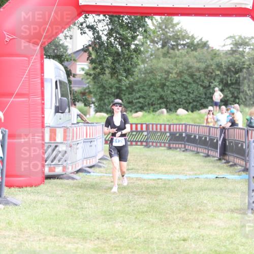 21.06.2026 - 29. Vierlanden-Triathlon Andreas Tolksdorf http://msf.ph/oto/9893469 21.06.2026 14:09:15 Ziel 243, 1126, 243, 1126 meine-sportfotos.de