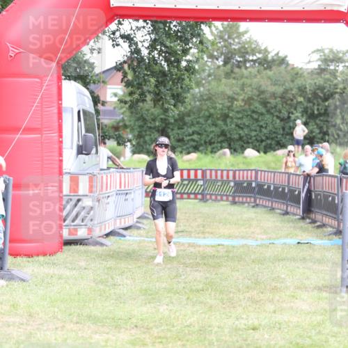 21.06.2026 - 29. Vierlanden-Triathlon Andreas Tolksdorf http://msf.ph/oto/9893470 21.06.2026 14:09:16 Ziel 243, 1126, 243, 1126 meine-sportfotos.de