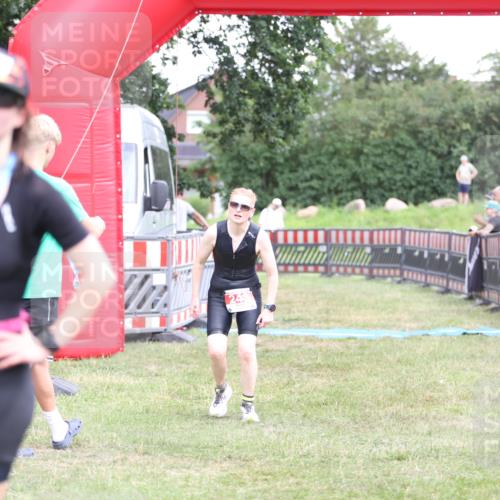 21.06.2026 - 29. Vierlanden-Triathlon Andreas Tolksdorf http://msf.ph/oto/9893478 21.06.2026 14:09:27 Ziel 243, 243 meine-sportfotos.de