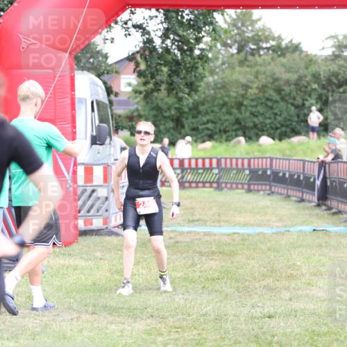 21.06.2026 - 29. Vierlanden-Triathlon Andreas Tolksdorf http://msf.ph/oto/9893483 21.06.2026 14:09:27 Ziel 243, 243 meine-sportfotos.de