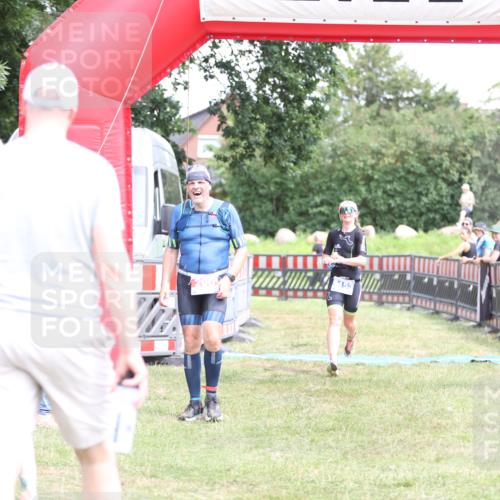 21.06.2026 - 29. Vierlanden-Triathlon Andreas Tolksdorf http://msf.ph/oto/9893488 21.06.2026 14:11:29 Ziel 200, 1153, 200, 1153 meine-sportfotos.de