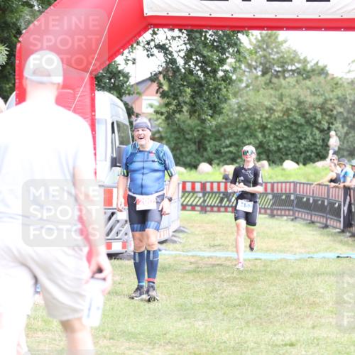 21.06.2026 - 29. Vierlanden-Triathlon Andreas Tolksdorf http://msf.ph/oto/9893489 21.06.2026 14:11:29 Ziel 200, 1153, 200, 1153 meine-sportfotos.de