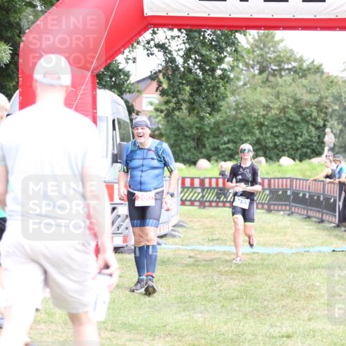 21.06.2026 - 29. Vierlanden-Triathlon Andreas Tolksdorf http://msf.ph/oto/9893490 21.06.2026 14:11:29 Ziel 200, 1153, 200, 1153 meine-sportfotos.de