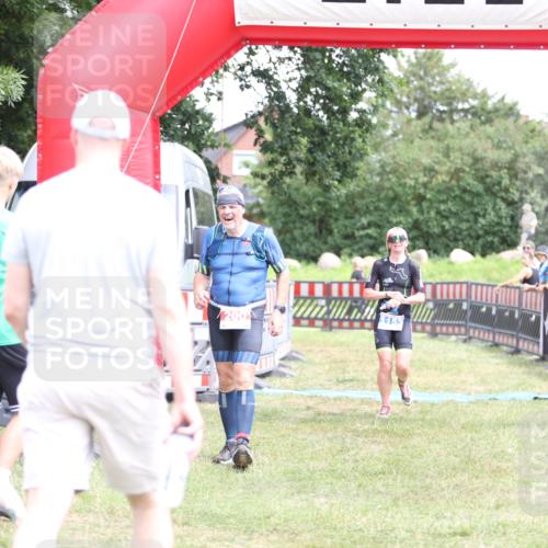 21.06.2026 - 29. Vierlanden-Triathlon Andreas Tolksdorf http://msf.ph/oto/9893491 21.06.2026 14:11:29 Ziel 200, 1153, 200, 1153 meine-sportfotos.de