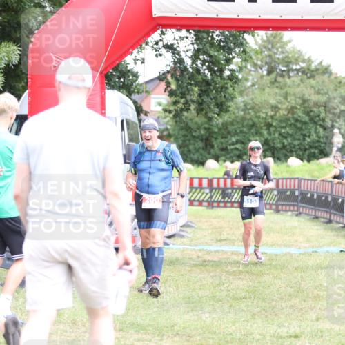 21.06.2026 - 29. Vierlanden-Triathlon Andreas Tolksdorf http://msf.ph/oto/9893492 21.06.2026 14:11:29 Ziel 200, 1153, 200, 1153 meine-sportfotos.de