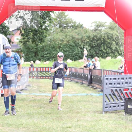 21.06.2026 - 29. Vierlanden-Triathlon Andreas Tolksdorf http://msf.ph/oto/9893493 21.06.2026 14:11:30 Ziel 200, 1153, 200, 1153 meine-sportfotos.de