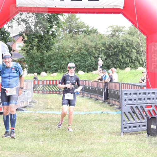 21.06.2026 - 29. Vierlanden-Triathlon Andreas Tolksdorf http://msf.ph/oto/9893494 21.06.2026 14:11:30 Ziel 200, 1153, 200, 1153 meine-sportfotos.de