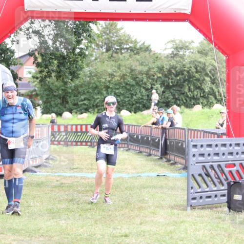 21.06.2026 - 29. Vierlanden-Triathlon Andreas Tolksdorf http://msf.ph/oto/9893495 21.06.2026 14:11:30 Ziel 200, 1153, 200, 1153 meine-sportfotos.de