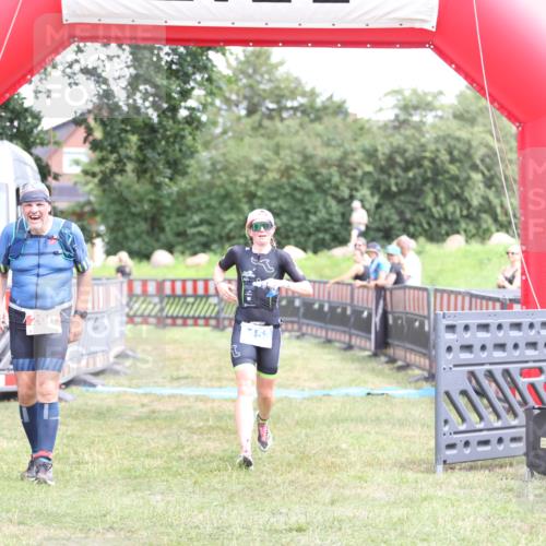 21.06.2026 - 29. Vierlanden-Triathlon Andreas Tolksdorf http://msf.ph/oto/9893497 21.06.2026 14:11:30 Ziel 200, 1153, 200, 1153 meine-sportfotos.de
